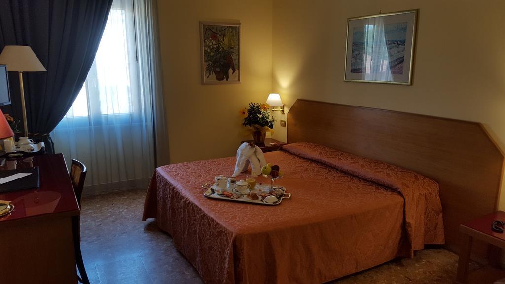 Nuovo Albergo Chieti Exteriör bild