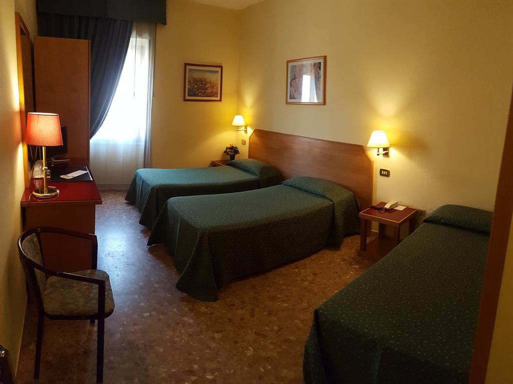 Nuovo Albergo Chieti Exteriör bild