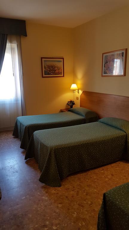Nuovo Albergo Chieti Exteriör bild