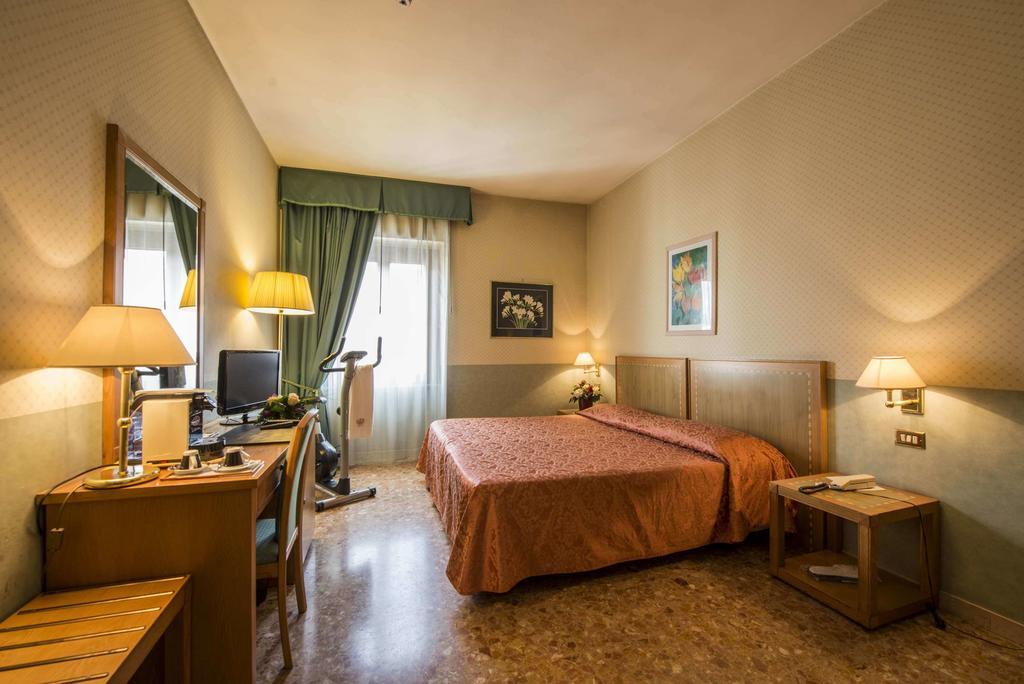 Nuovo Albergo Chieti Exteriör bild