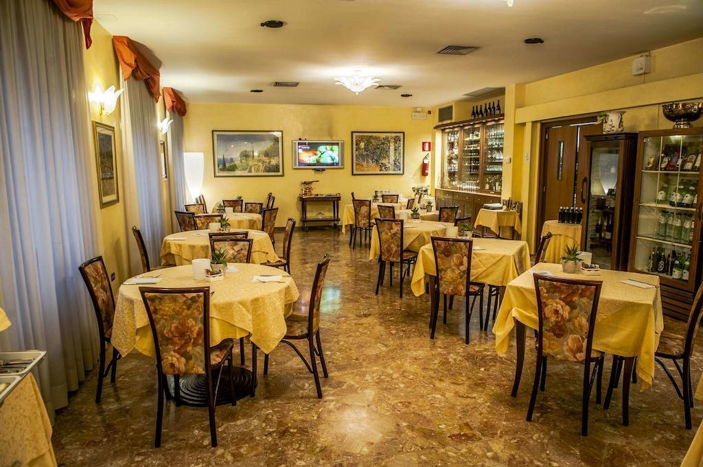 Nuovo Albergo Chieti Exteriör bild